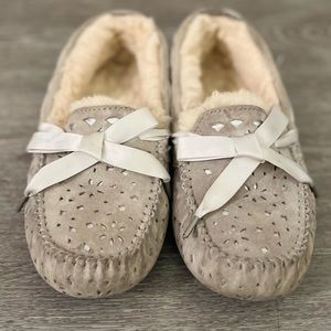 UGG Laser Cutouts Stargirl Ribbon Bow Laces Moccasins Slippers Sz 8 Grey Silver